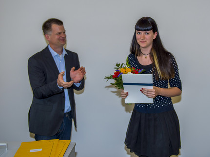 Prof. Dr. Johannes Haag mit der Preisträgerin Maria Seidel (Foto: Ernst Kaczynski)
