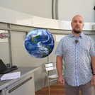 Dr. Martin Wendt bei seiner Vorlesung „Von der Erde bis ins Weltall – eine „kleine“ Reise“ | Foto: ZIM