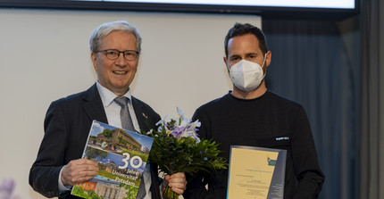 Preisträger des Publikationspreis 2022 des Leibniz-Kolleg Potsdam: Dr. Erwin Rottler (rechts) mit Herrn Prof. Dr. Reimund Gerhard (links).