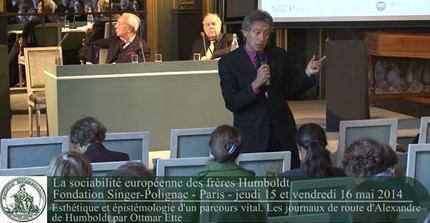 Foto von Prof. Dr. Ette bei einer Konferenz in Paris