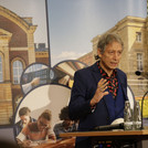 Prof. Dr. Ottmar Ette hält die Laudatio für den diesjährigen Voltaire-Preisträger Duong Keo. Das Foto ist von Sandra Scholz.