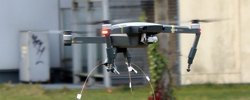 fliegende Drohne auf Golmer Campus