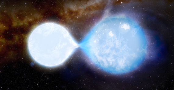 Doppelsternsystem auf dem Weg zur Verschmelzung von Schwarzen Löchern. Der kleinere und heißere Stern mit 32 Sonnenmassen (links) verliert aktuell Material an seinen 55 Sonnenmassen schweren Begleiter.