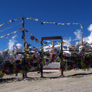Gebetsfahnen am Kunzum Pass, Himachal Pradesh