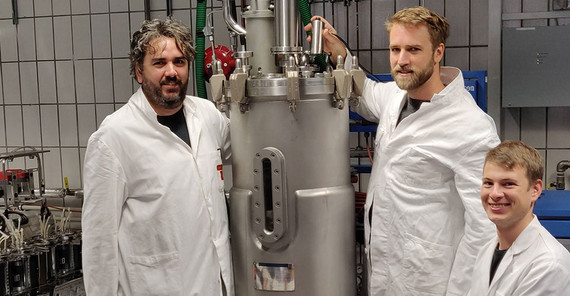 Thomas Schiewe with his colleagues in the laboratory | Photo: privat