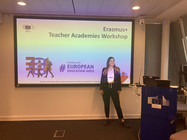 Karla Stolle päsentiert das TEAM-Projekt in Brüssel