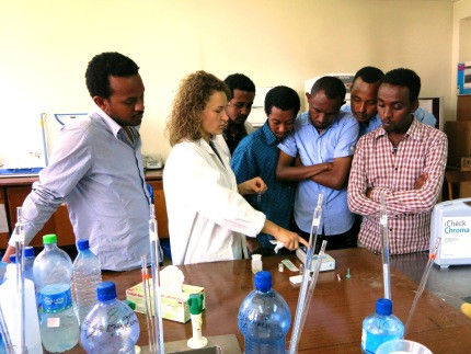 Schnelltestverfahren in einem afrikanischen Labor