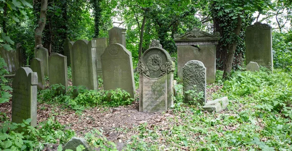 Der jüdische Friedhof in Skwierzyna. Das Foto ist von Justyna Hrabska.