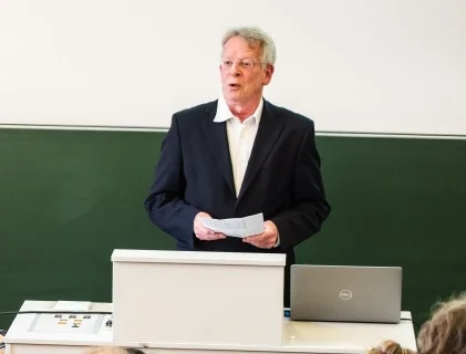Prof. Dr. Christoph Schulte