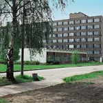 Noch Grau in Grau: Haus 14 in Golm