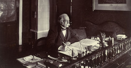 Theodor Fontane am Schreibtisch. Foto: Zander & Labisch © Theodor-Fontane-Archiv.