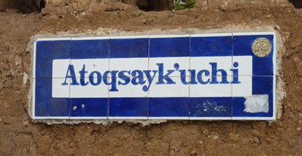 Schild auf Quechua Sprache