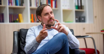 Profilbild Professor Dr. Fabian Schuppert