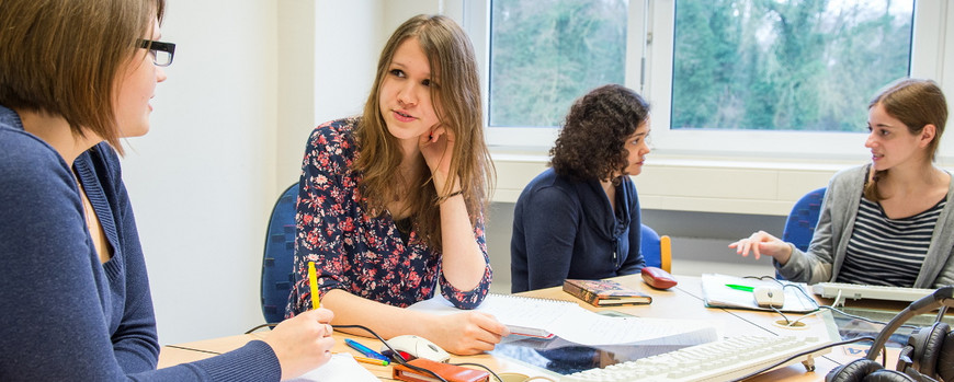 Studierende lernen Fremdsprachen