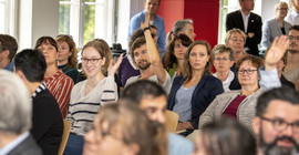 Studierende melden sich zu Wort bei der Diskussion zum Hochschulentwicklungsplan. Foto: Thomas Roese