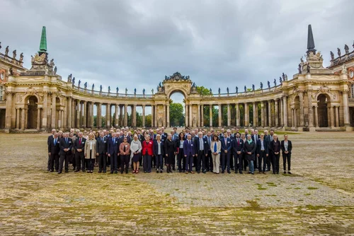 Gruppenfoto der Kanzlerinnen und Kanzler während der Kanzlerjahrestagung 2017 in Potsdam