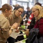 Aussteller präsentieren neue Unterrichtsmaterialien