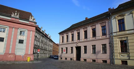 Blick auf das Moses-Mendelssohn-Zentrum in der Potsdamer Innenstadt