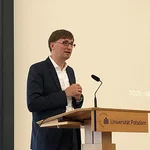Prof Dr. Neitzel hält seine Laudatio.