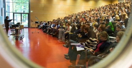 Hörsaal mit Studierenden