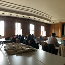 Eine Sitzung des Steering Committees der EDUC Allianz in einem Hörsaal auf dem Campus Griebnizsee.