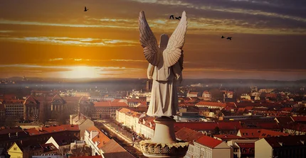Potsdam von oben mit Engelsstatue im Vordergrund. Das Bild ist von AdobeStock/spuno.