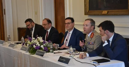 Das Panel (v.r.n.l.): Alexandre Quinet, Brigadegeneral Eldon Millar, Moderator Özgür Ünlühisarcikli vom GMF Ankara, Mehmet Burcin Gönenli, Dr. Christian E. Rieck.