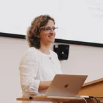 Begrüßung der Teilnehmenden durch Prof. Dr. Freitag-Hild