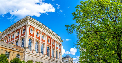 Historisches Nebengebäude des Neuen Palais, in dem heute Teile der Universität Potsdam untergebracht sind