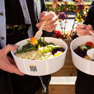 Auf dem Bild sind zwei Bowls zu sehen, die über App Relevo ausgeliehen wurden.