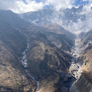 Blick auf die Grundmoränenlandschaft und die Schliffgrenzen des Satopanth- und des Bhagirath-Kharak-Gletschers