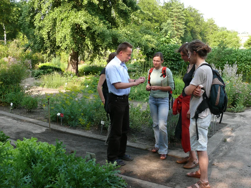 Nutzpflanzenführung mit Dr. Thilo Heinken