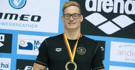 Uni-Student Tim-Thorben Suck hat sich auf den Kraulsprint spezialisiert. Freistil ist die schnellste Disziplin im Schwimmen. Foto: Mirko Seifert