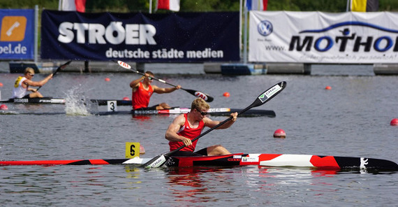 Jacob Schopf – Student für Sport und Geografie auf Lehramt an der Universität Potsdam hat mit seinem Partner Max Hoff Silber bei den Olympischen Spielen in Tokio gewonnen. | Foto: Jan Schustakowski / GJS Glasprojekte