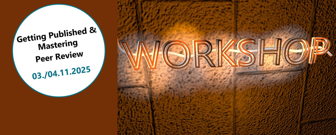 Eine Leuchtschrift bildet das Wort Workshop an einer Backsteinmauer. Hinweis auf den Workshop Getting Published & Mastering Peer Review am 03./04.11.2025 - Getting Published & Mastering Peer Review