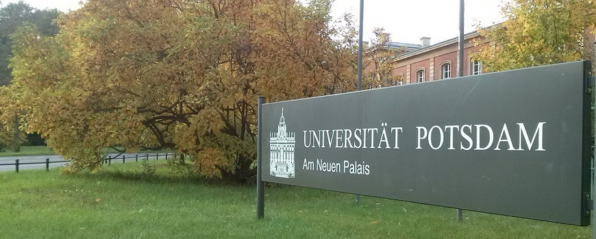 Schild am Eingang Campus Am Neuen Palais