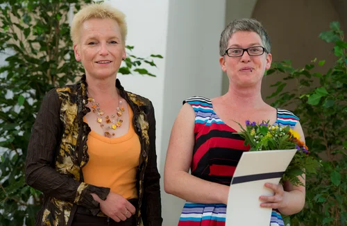 Dr. Judith Klinger mit der Preisträgerin Dr. Judith Coffey