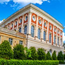 Historisches Nebengebäude des Neuen Palais, in dem heute Teile der Universität Potsdam untergebracht sind