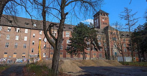 Der alte Landtag auf dem Brauhausberg - um den herum der neue Uni-Campus entstehen soll.