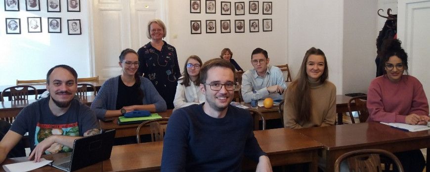 Gruppenbild im Unterricht von Frau Majewska-Meyers