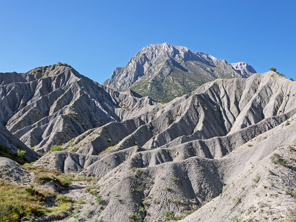 Ausgeprägte Erosionsformen - Badlands in den Pyrenäen