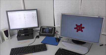 Auf dem Anfangsbild des Filmes sind mehrere Computer zu sehen