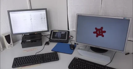 Auf dem Anfangsbild des Filmes sind mehrere Computer zu sehen
