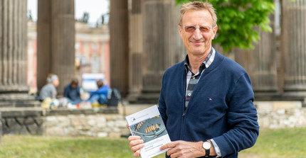 Prof. Dr. Wilfried Schubarth, Mit-Herausgeber des Bandes Alles auf Anfang! Befunde und Perspektiven zum Studieneingang“. | Foto: Tobias Hopfgarten