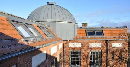 Außenansicht der Kuppel des URANIA-Planetariums in Potsdam