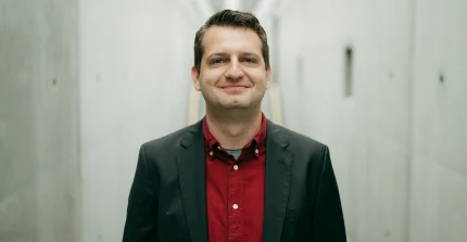 Tommy Hammann vor einem hellen Hintergund