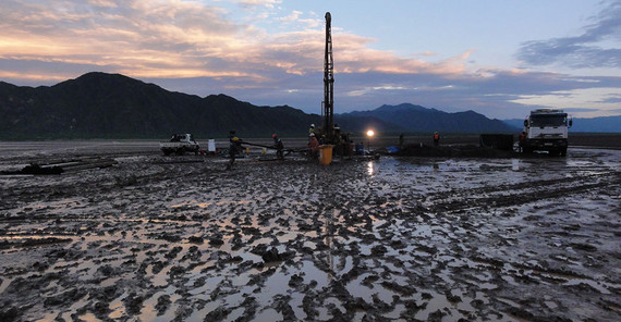 Today a saline mudflat, the Chew Bahir Basin in southern Ethiopia once held an extensive paleo-lake during humid phases. Scientific deep drilling from the current playa surface produced a ~620,000-year long sedimentary record providing insights into the intense shifts of eastern Africa’s highly variable hydroclimate. | Image Credit: Annett Junginger