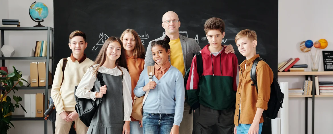 Lehrer mit Schulklasse - 