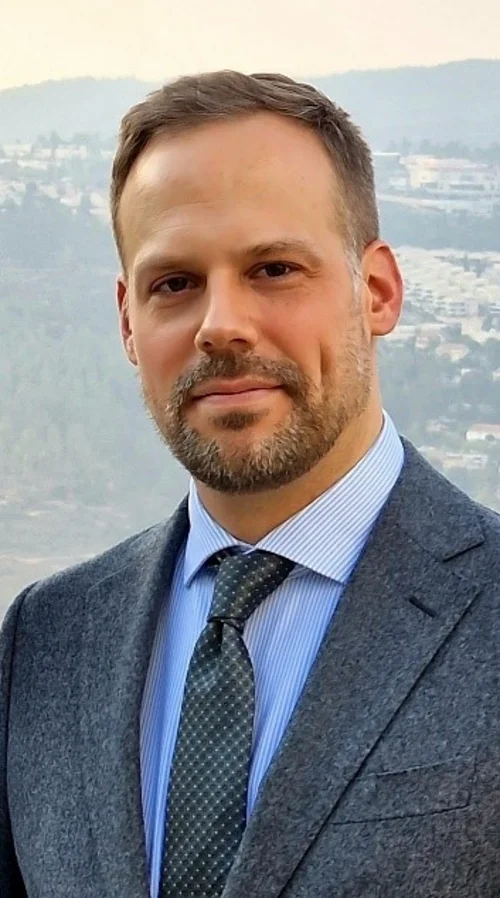 Dr. Kai Wambach