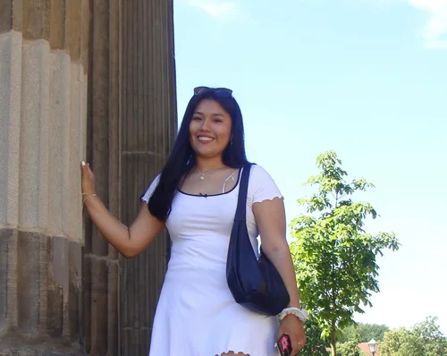 Rebecka bei der Zeugnisübergabe